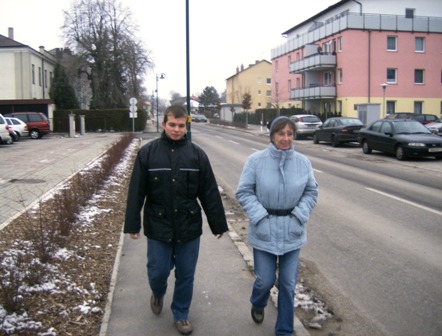 Wenn die Mutter mit dem Sohne wandert