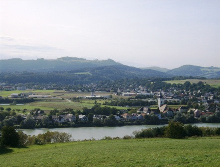 Blick ber die Donau nach Gottsdorf