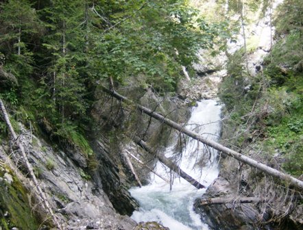 Der zweite Zuflu beim Wasserfall