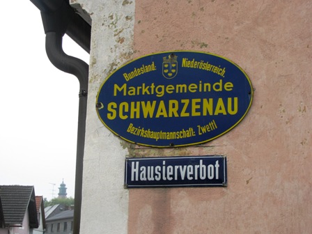 Interessante Hinweisschilder in Schwarzenau