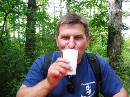 ...naja - a bisserl a 'weinige' Verbesserung könnte es vertragen