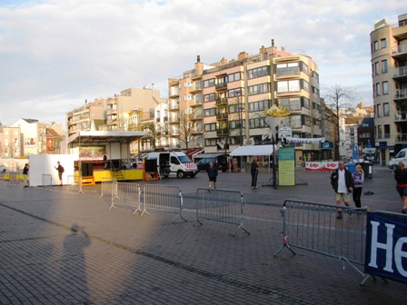 Beim Start am 'Grote Markt' in Blankenberge