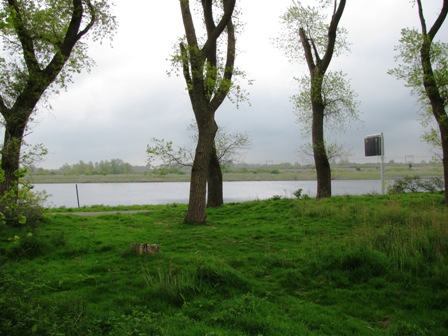 ...entlang des Kanals nach Brügge