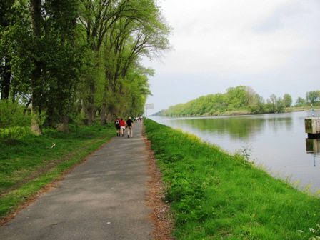 Ausblick bis zum weit entfernten Meer