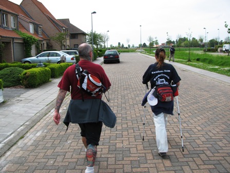 Über diese schön gepflasterte Straße geht es weiter