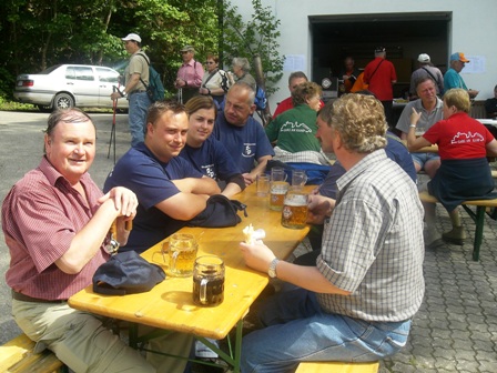 Familie Fichtinger und die Wanderer aus Koblhof haben sichs auch schon gemütlich gemacht