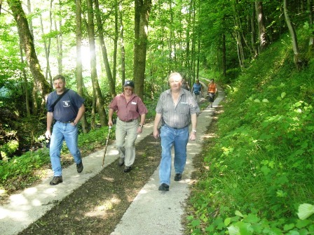 Währenddessen genießen Obmann Gerhard Hold und die Kollegen aus Koblhof die Wege am 12er