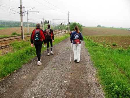 Entlang der Bahn gehts zunächst los