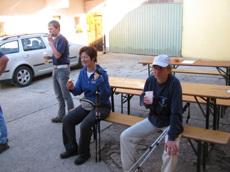 Tee, Äpfel und sonstige kleine Stärkungen werden angeboten