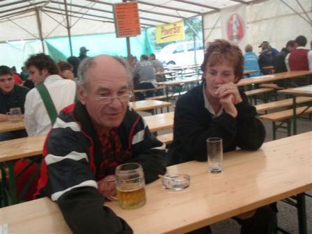 Gerti und Johann sind auch bereits im Ziel und lassen den Tag gemütlich ausklingen