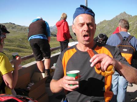 Tifft er oder trifft er nicht - Gerhard Hollerer bei Zielübungen