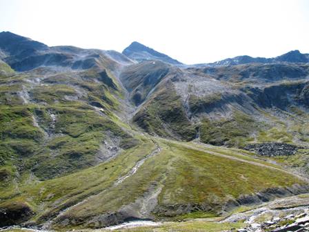 Dort müssen wir hinauf - Blick Richtung Muttenjoch und zur Gaisspitze