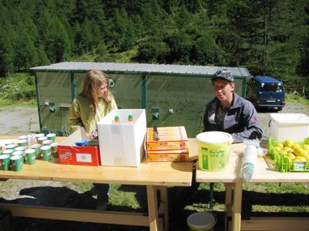 Die Jugend hilft voll Begeisterung mit - an der 5.K+L auf der Lareinalpe