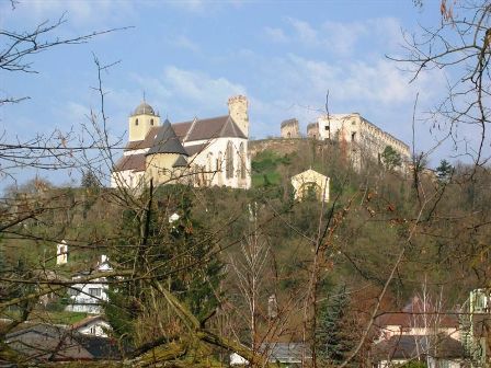 Gertrudskirche und Ruine Gars/Thunau