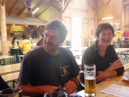 Die Stimmung beim Obmann und bei Monika ist am Siedepunkt...