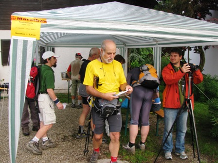 Alfred Popp begibt sich zum Fotoshooting