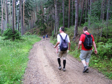 ...und weiter bergab ins Kronsegger Tal