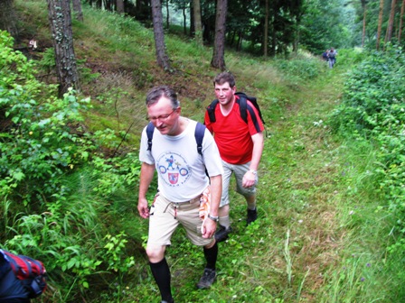 Harald Eisenmenger und Hermann Arnold sind nun im nächsten Anstieg...