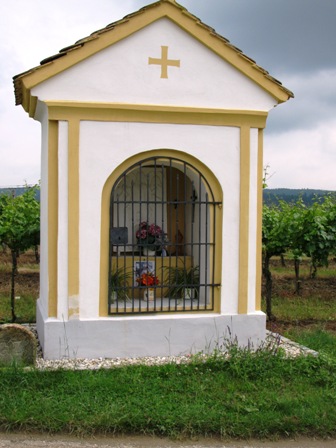 Ein schöner Bildstock am Kogelberg steht am Wegesrand
