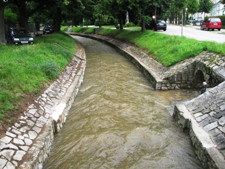 Blick auf den gutregulierten Loisbach