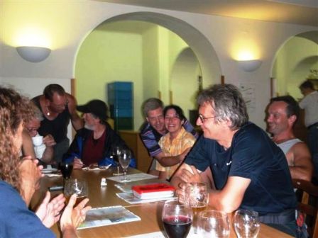 Drinnen klingt mit Blödeln und vielen netten Gesprächen diese wundervolle Veranstaltung schön langsam aus - wir können schon kaum das Ende der bevorstehenden Sommerpause erwarten!