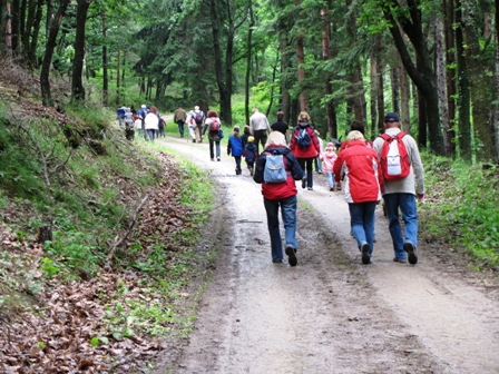 Gestärkt bewegt sich der Troß weiter