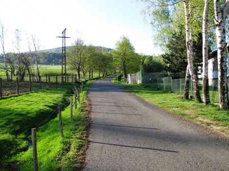 Auf diesen kleinen Hügel werden wir sicher müssen - es sind ja über 900 Höhenmeter