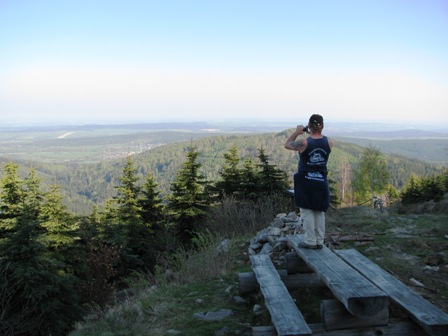 Quaxi beim Fotografieren vom herrlichen Rastplatz aus...