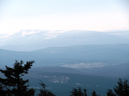 Herrlicher Blick in die schneebedeckten Berge