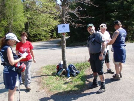 Nette Mitarbeiter an der nächsten Kontrolle