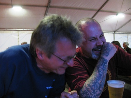 ...sorgten für beste Stimmung unter den Gästen am Vorabend - Helmut und Gepetto könnens nicht fassen