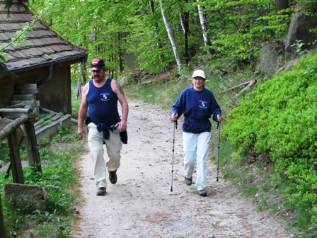 Quaxi und Zirberl im ersten kleineren Anstieg