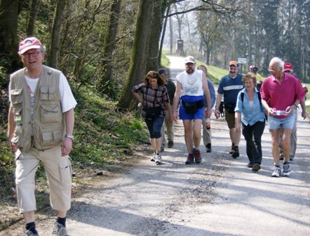 Die Marathonis im Anstieg auf der 12er Runde