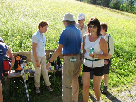 Jetzt haben wir auch unsere Freunde Christa und Alfred Alt eingeholt - freudige Begrüßung
