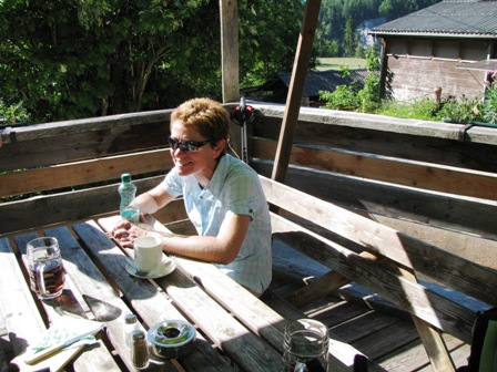 Auch Christa strahlt - es gab ihr Dopingmittel: Kaffee