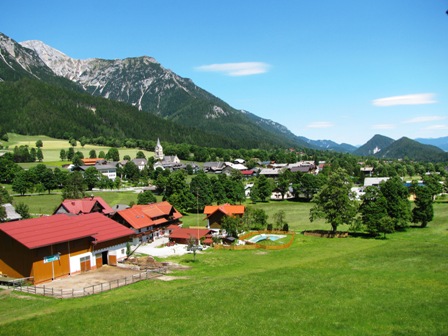 Blick auf Ramsau am Dachstein...