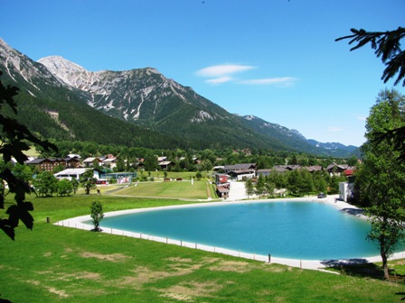 Herrlicher See am Fuße der Sprungschanzen