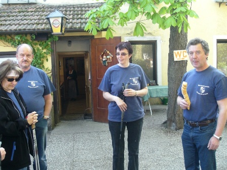Elisabeth und Manfred Raffetzeder sowie Roswitha und Norbert Hahn vor dem Start in Purgstall