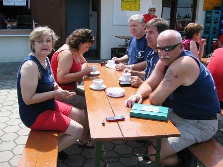Zum Abschluß noch eine Kaffeestärkung für die enttäuschten Wanderfreunde