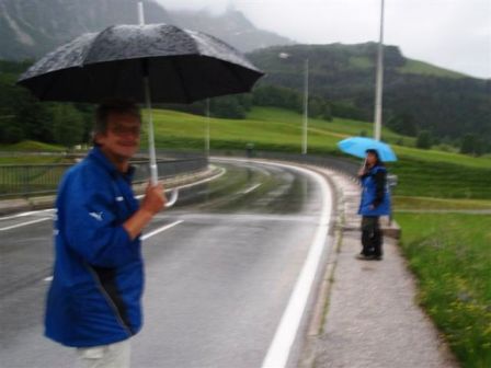 ...und die Regenschirme ausgebreitet