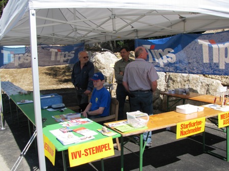Die netten Kollegen beim Start warten auf die Wanderer
