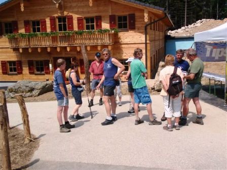 Zusammentreffen von Wanderfreunden beim Start