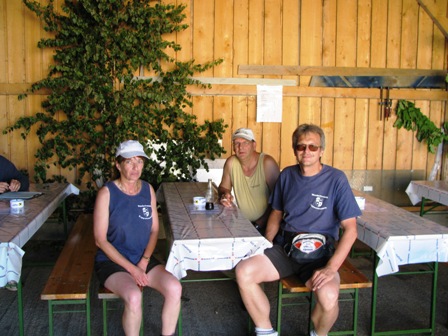 Karin und Helmut mit unserem steirischen Wanderfreund Reini