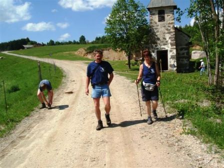 Nach kurzer Besichtigung der Kapelle wird der Weg fortgesetzt