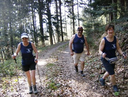 Karin, Manfred und Monika in der Steigung entlang des Schleiferbach