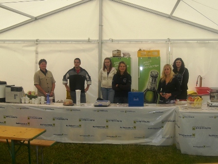 Das junge und nette Team bei der 1.K+L beim Nedinger...