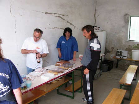 An der 2.K+L in Warth ist unser Freund aus Deutschland bereits beim Bestellen der Jause