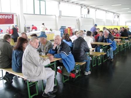 ...genauso wie die zahlreich angereisten Wanderfreunde aus Freistadt, die zu einem 2-tägigen Wanderausflug unterwegs sind