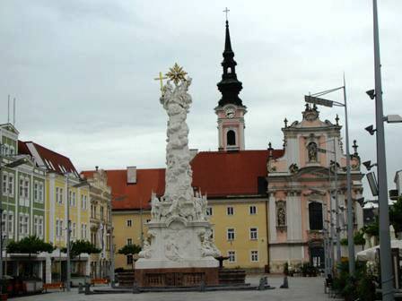 Blick über den Rathausplatz