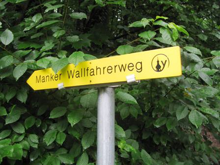 Mit diesen Schildern ist der Weg sehr gut markiert